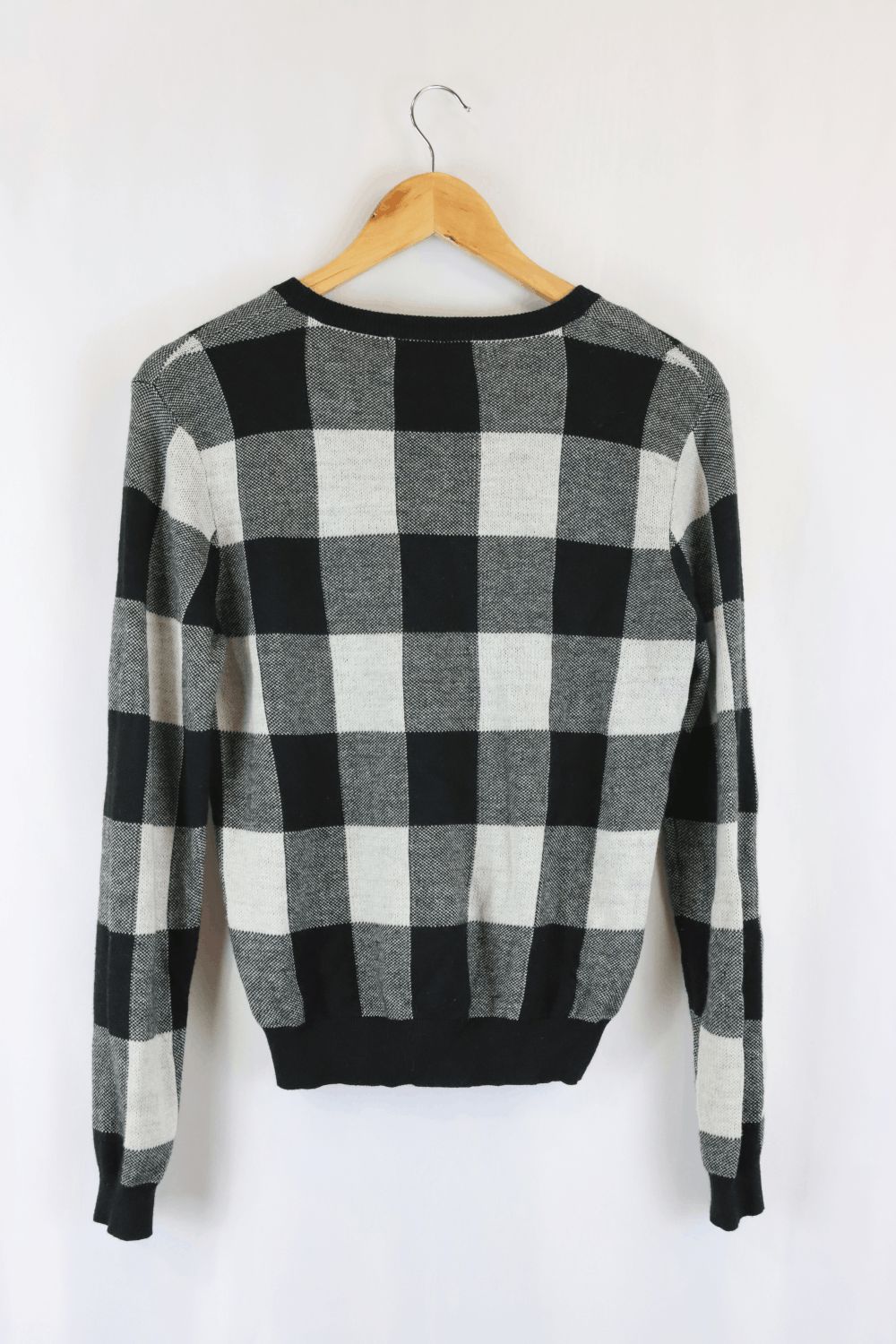 Dangerfield Black And White Knit 10