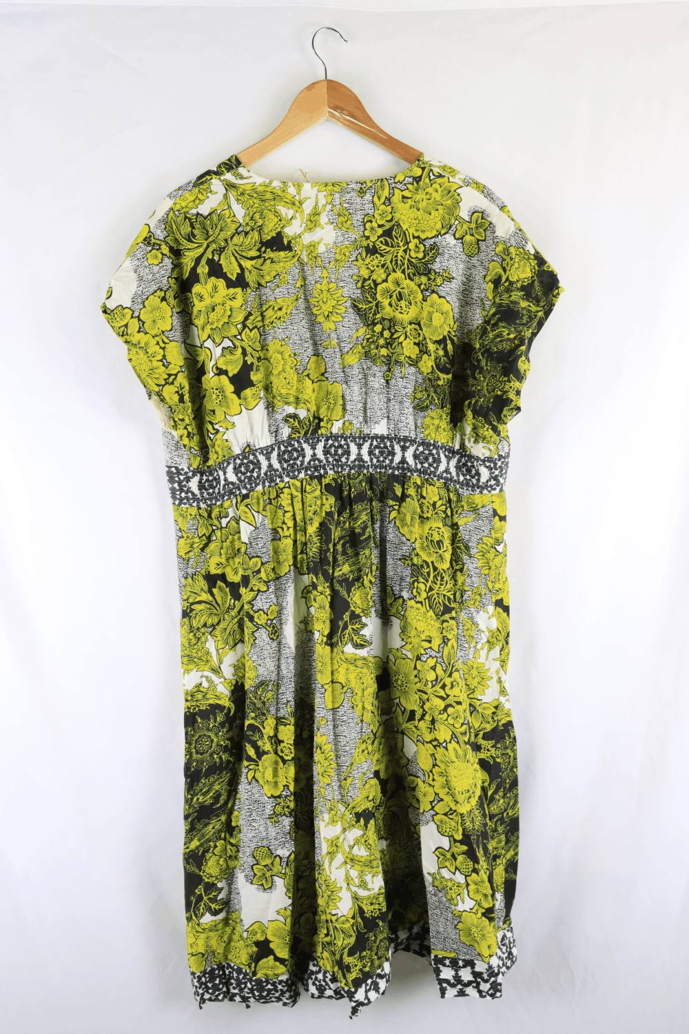 Virtuelle Green And Black Floral Dress 14