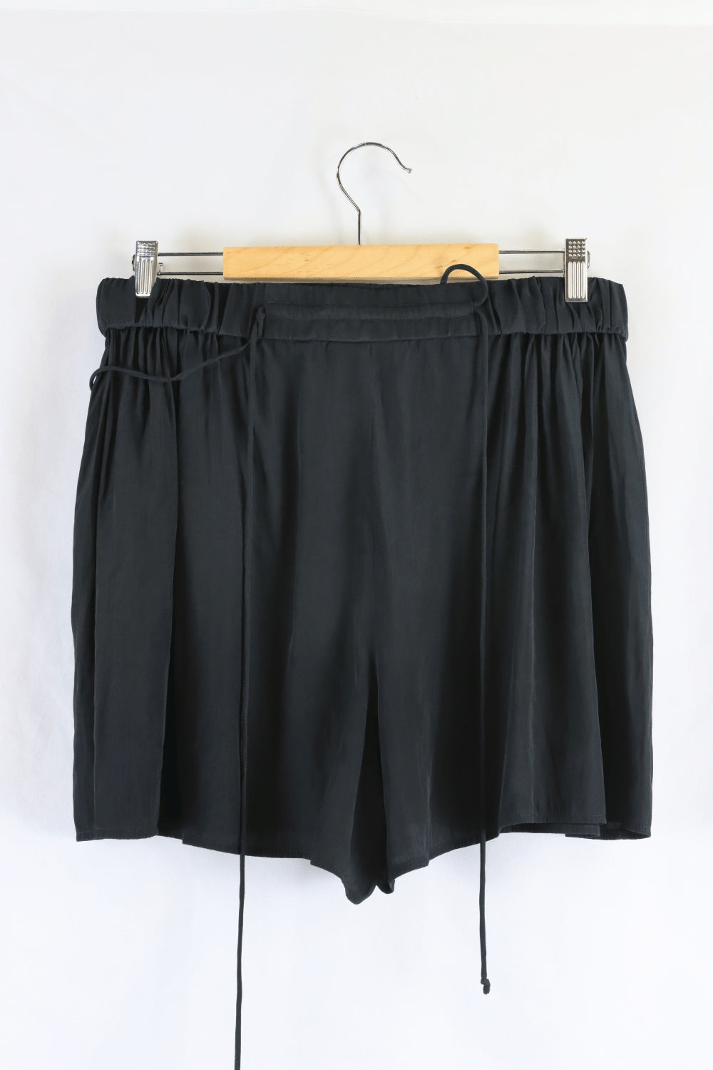 Country Road Black Shorts S