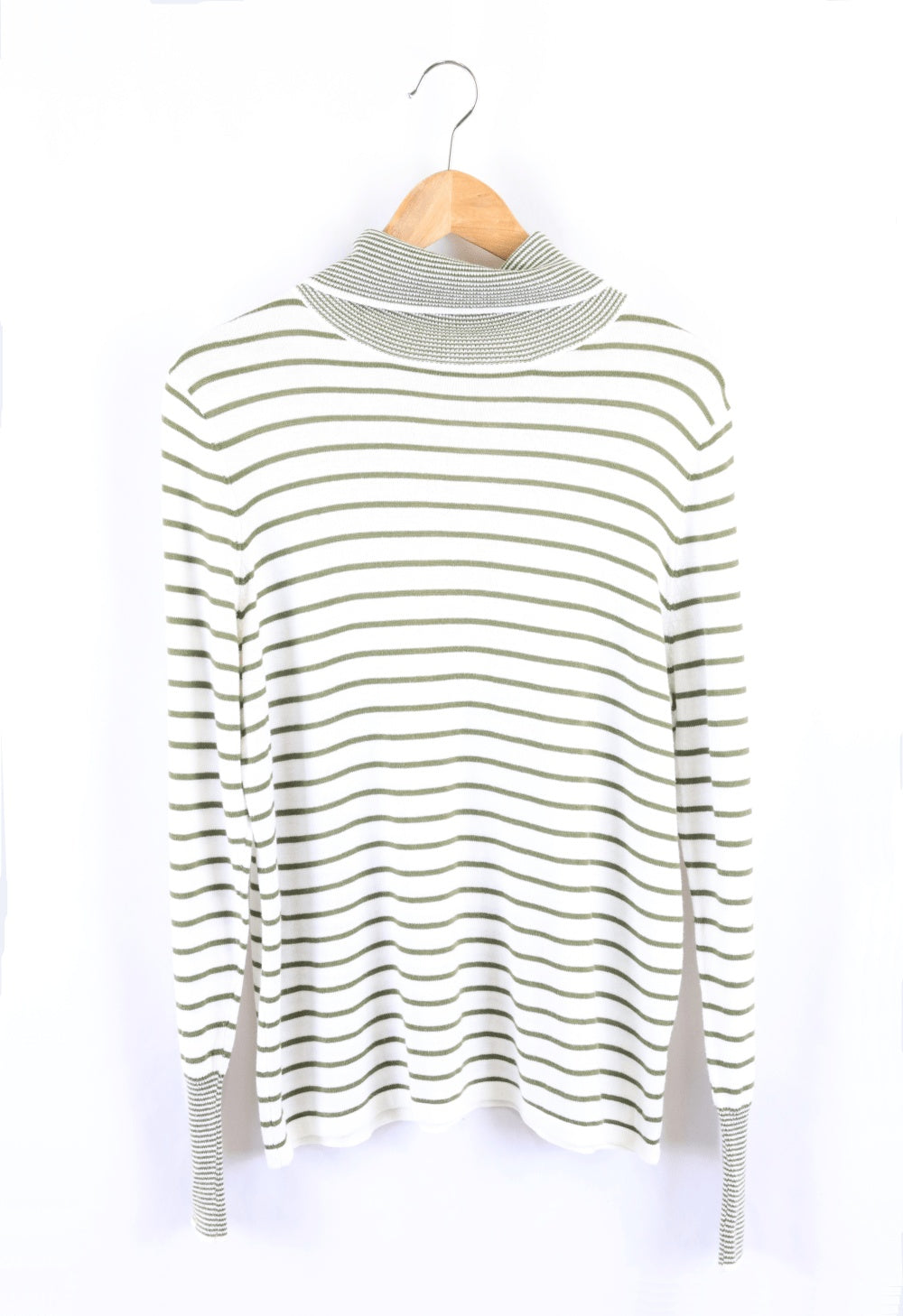 Urban White And Green Knit XL