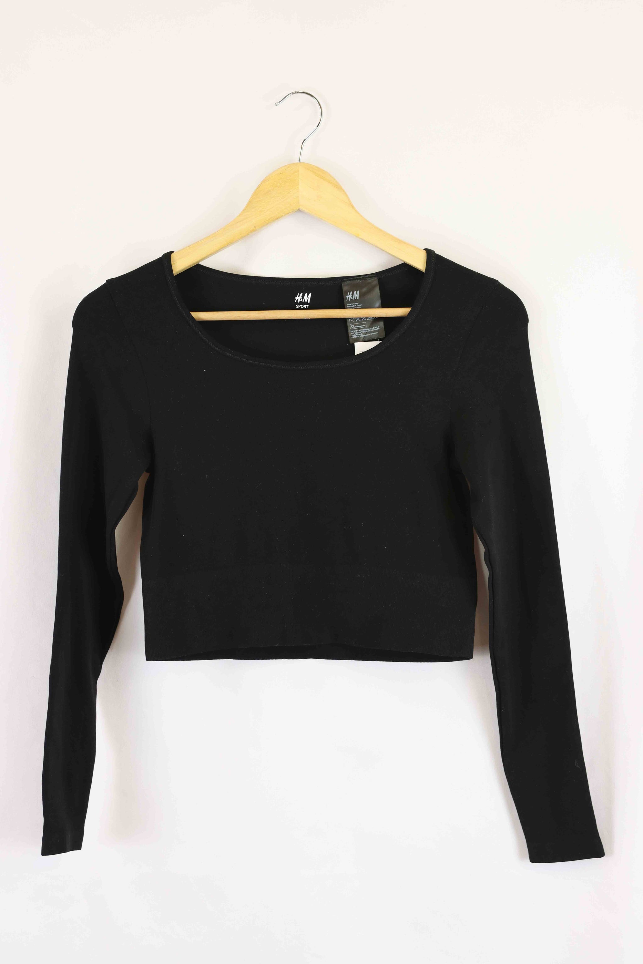H&m black long top sleeve crop top