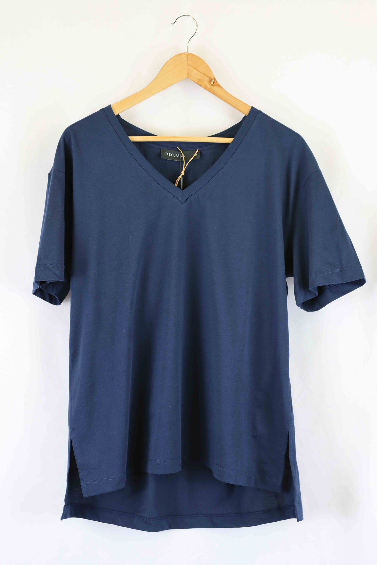 Decjuba Navy V Neck T-shirt M