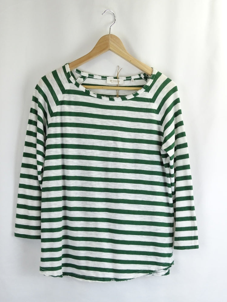 Rich &amp; Royal Green And White Top Round Neckline S