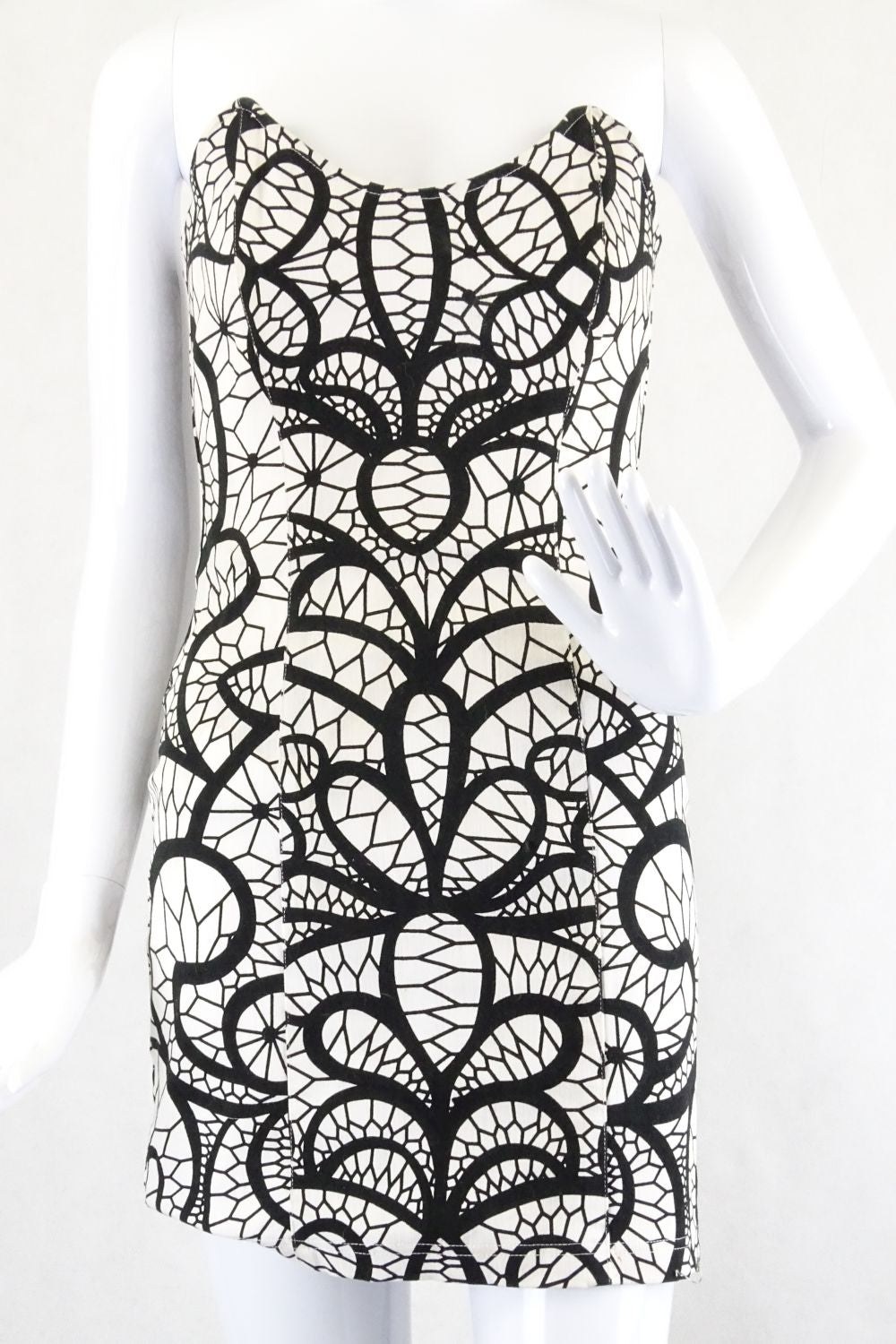 Maurie and Eve Black and White Elegant Mini Patterned Strapless  Dress 8