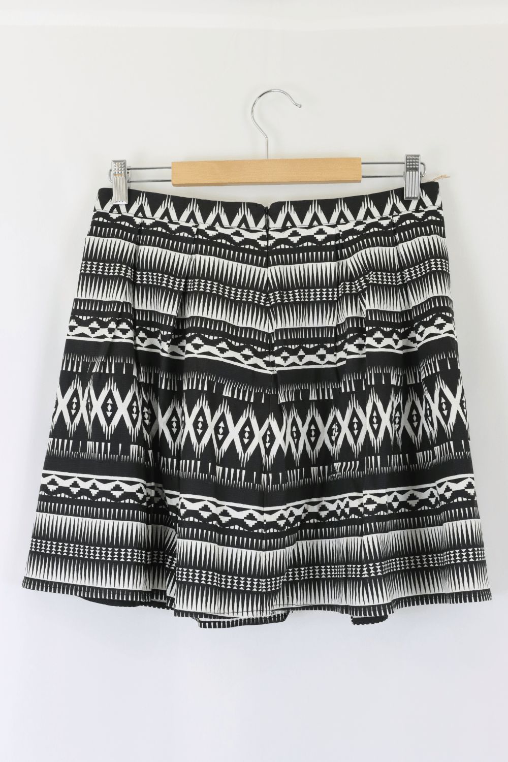 Dotti Size 10 Skirt Black And White