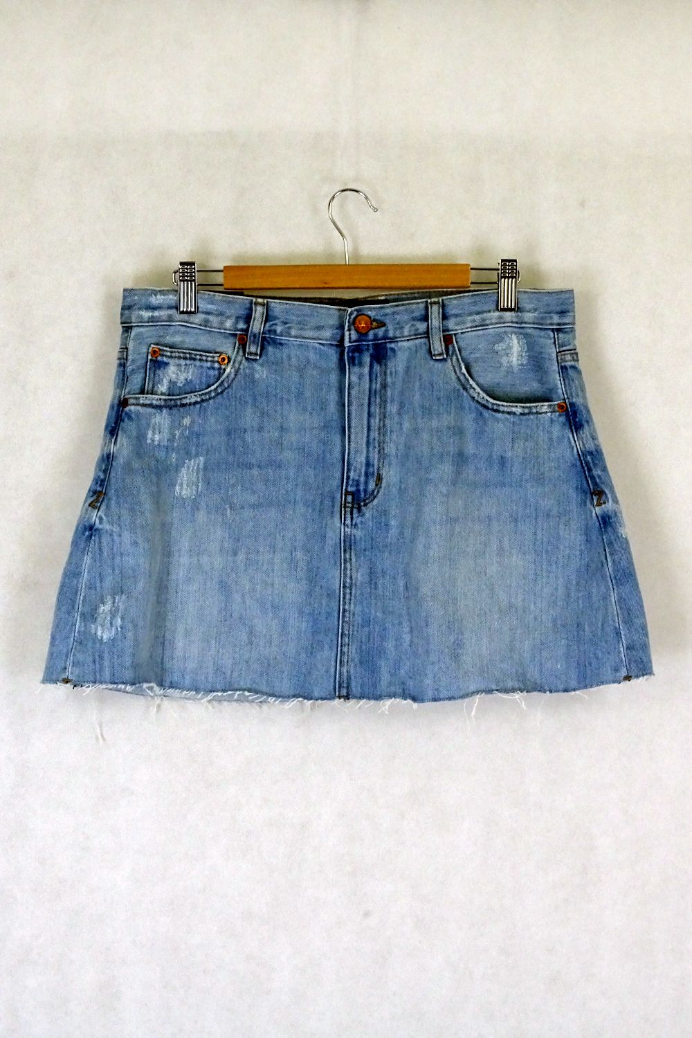 Ziggy Denim 32 Light Denim Skirt  (14AU)| Use code FREESHIP at Checkout