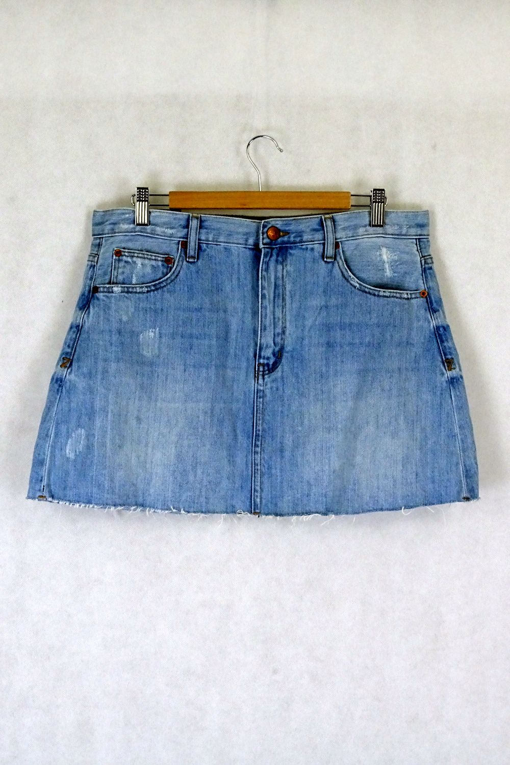 Ziggy Denim 32 Light Denim Skirt (14AU) | Use code FREESHIP at Checkout