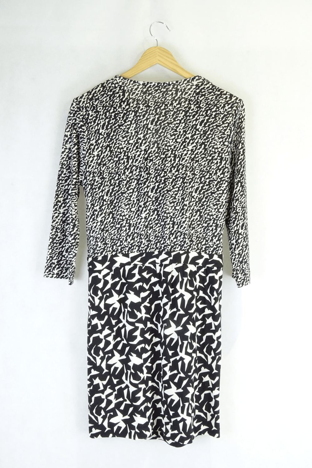 Diane Von Furstenberg Black And White Dress 8 - Reluv Clothing Australia Diane Von Furstenberg Black And White Dress 8 - Reluv Clothing Australia