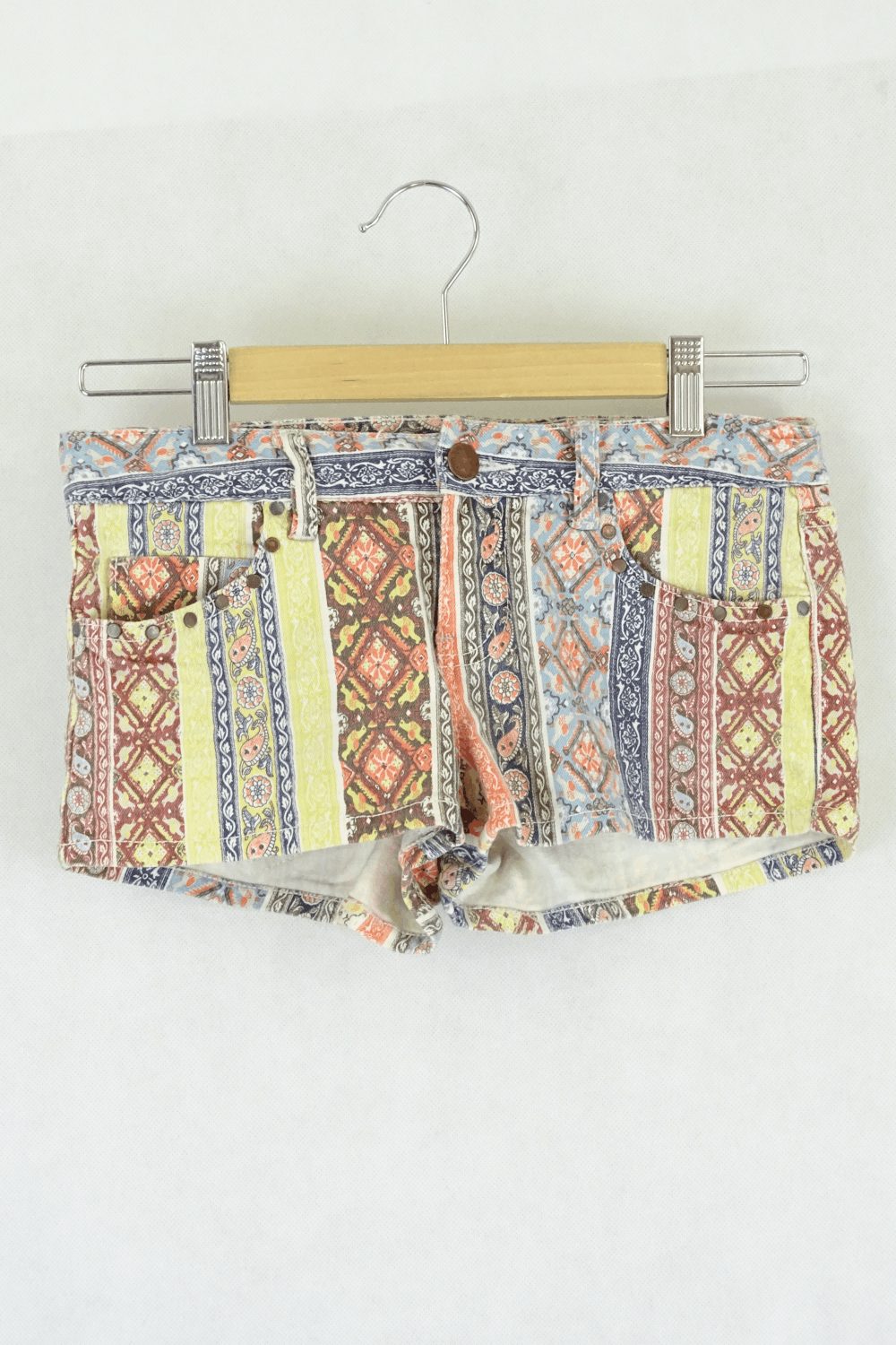 Billabong pattern shorts 24