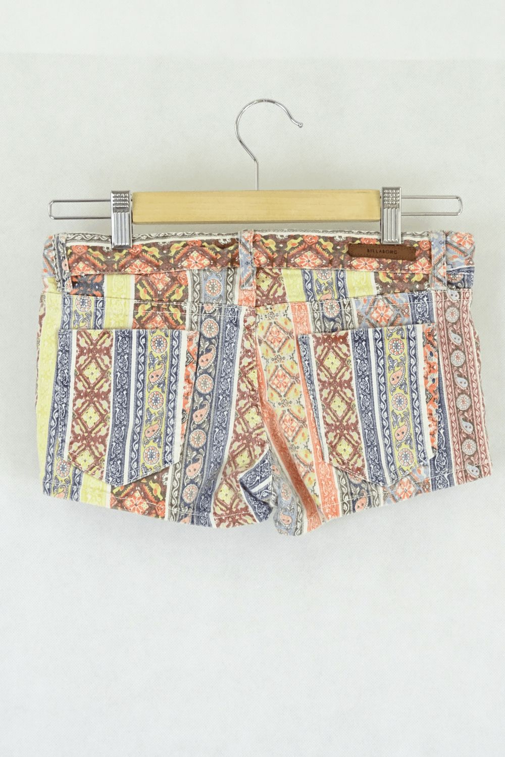 Billabong pattern shorts 24
