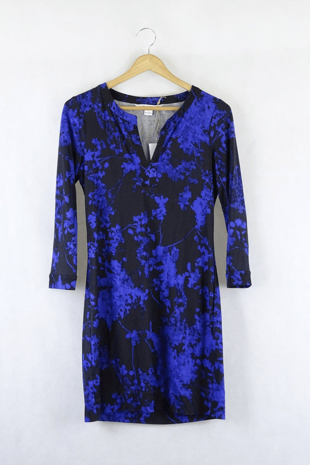 Diane Von Furstenberg Black And Blue Floral Top 4 (Au 8)