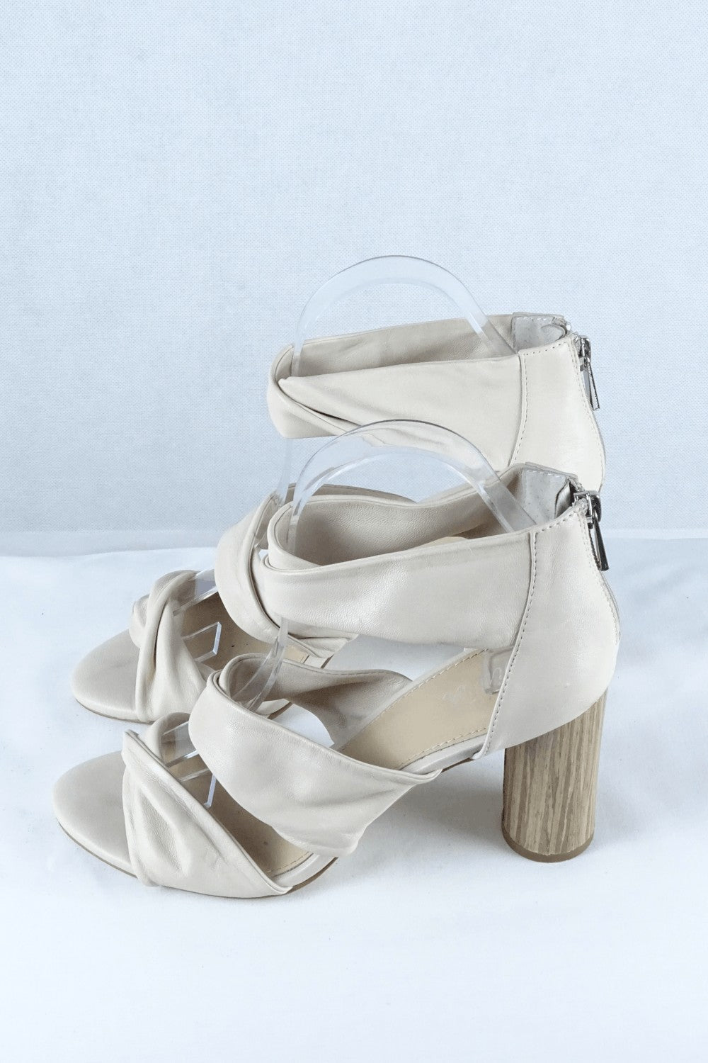 Wittner Ivory Wedges 7 AU