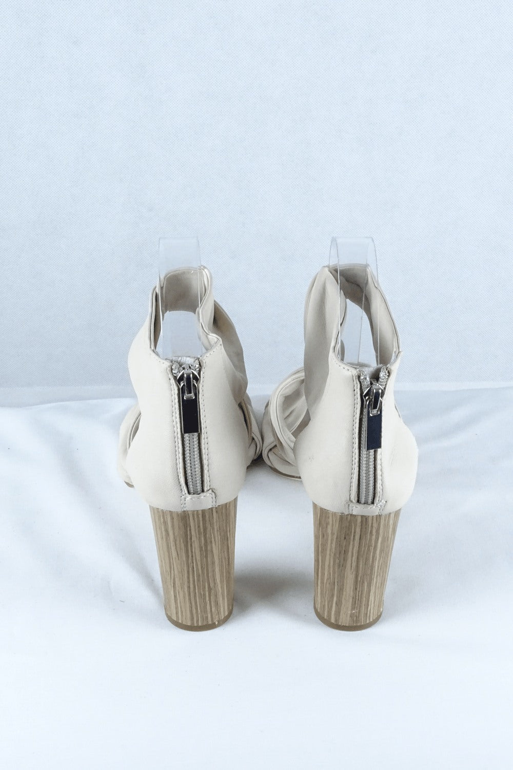 Wittner Ivory Wedges 7 AU