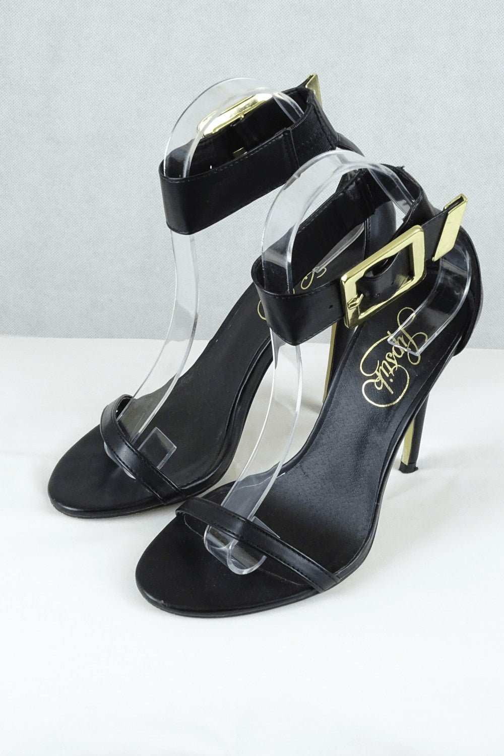 Lipstik Black Heels 6