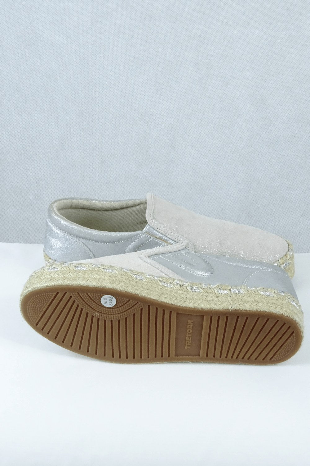 Tretorn sales silver sneakers