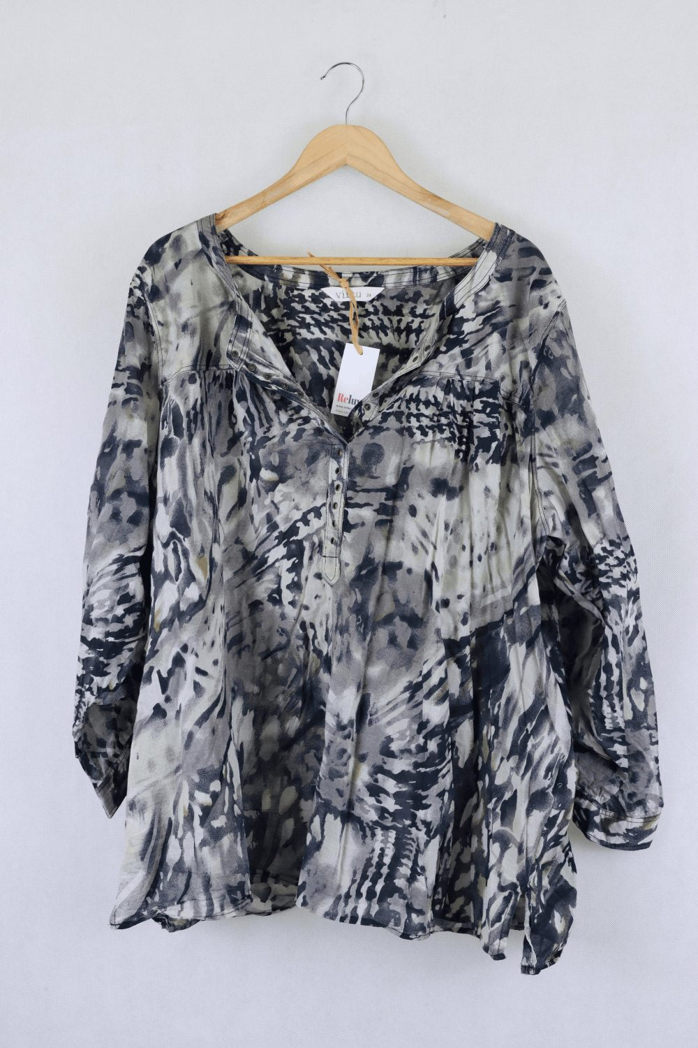 Virtu Black Printed Top 24