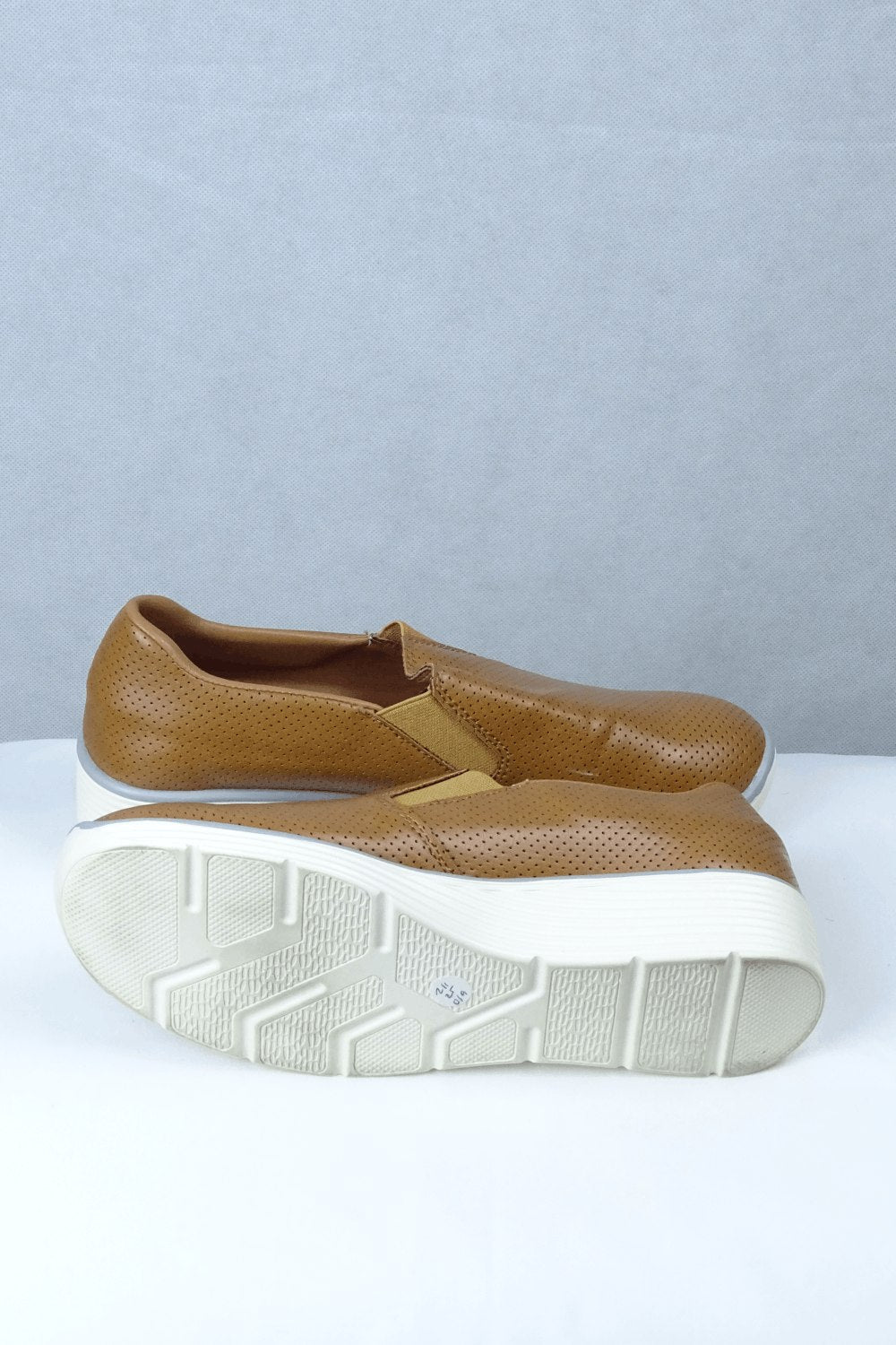 Isabell Tan Sneakers  8