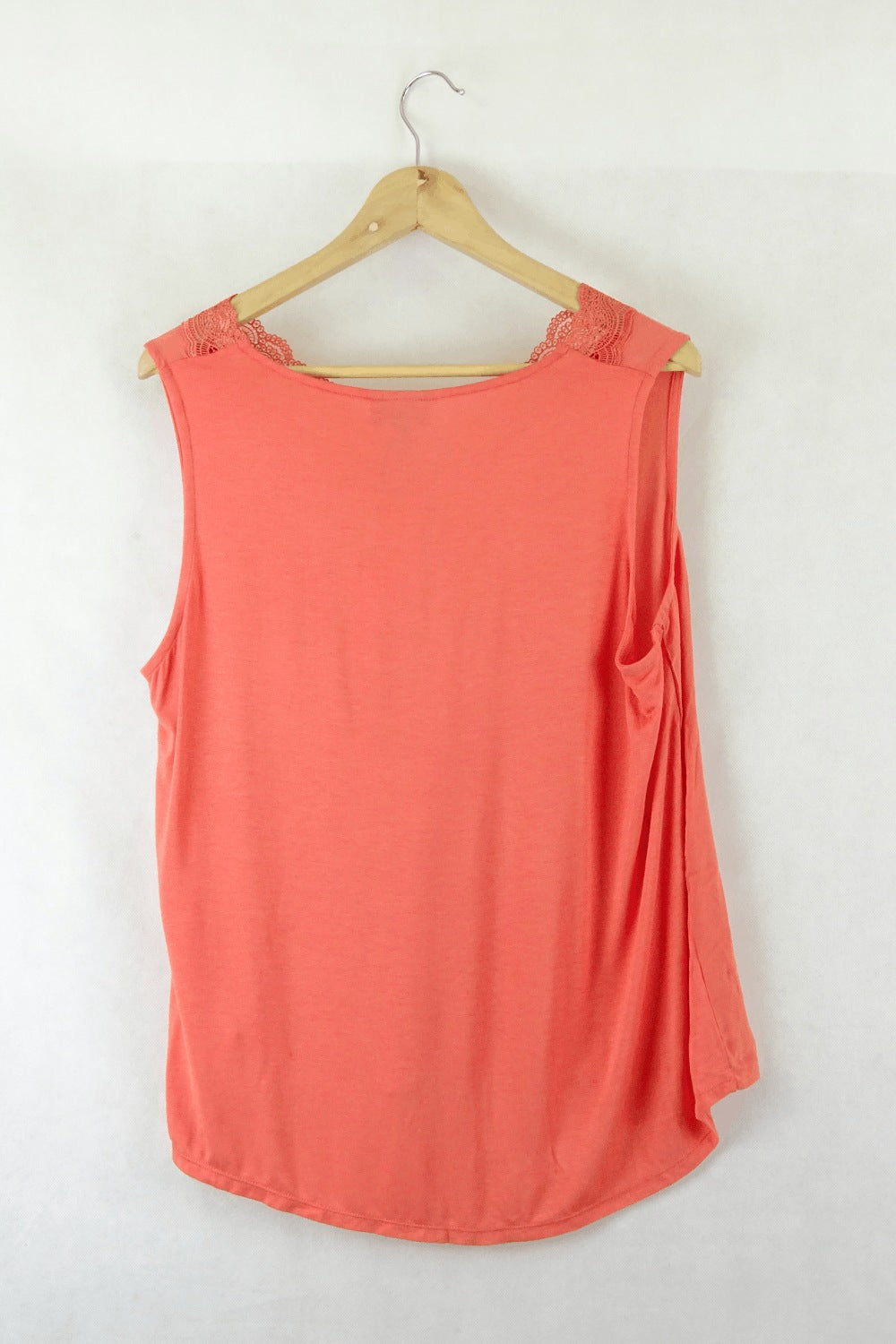 Sussan Sleeveless Coral Top L