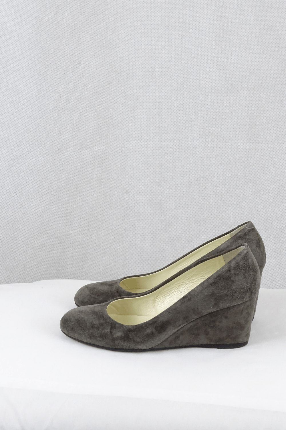 Innovare Suede Grey Wedged Shoes 37.5