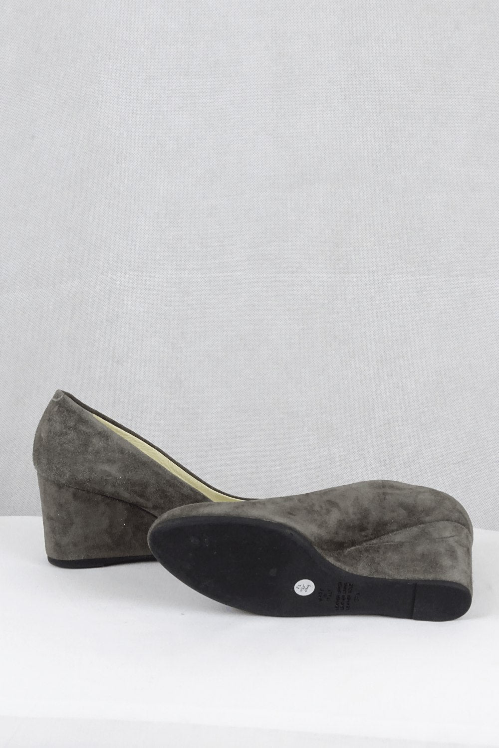 Innovare Suede Grey Wedged Shoes 37.5