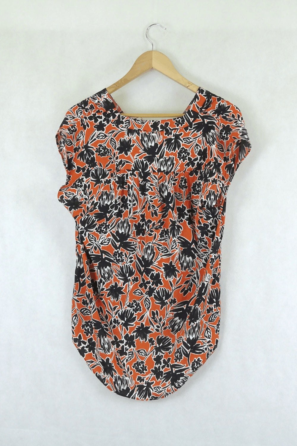 Witchery Coral Floral Print Sleeveless Blouse 8