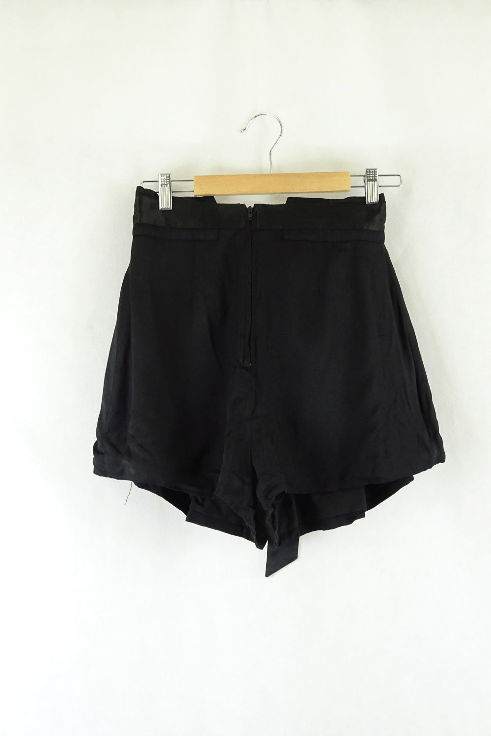 Cmeo Collective Black Shorts L