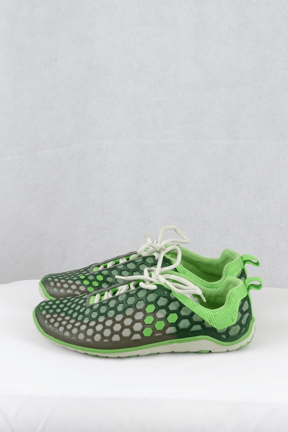 Vivid Barefoot Green sneakers 40