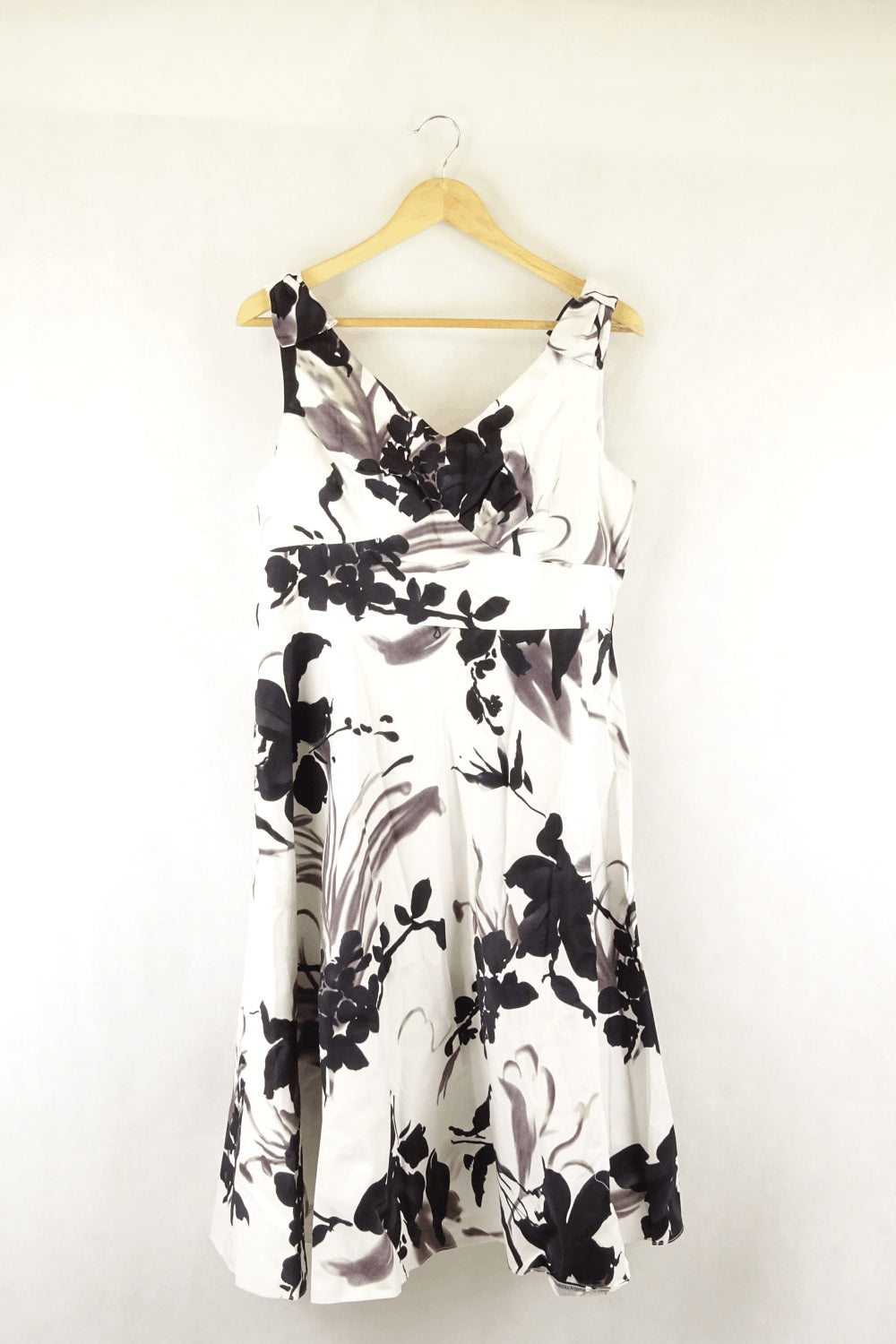 Liz Jordan Floral Black And White Dress 14