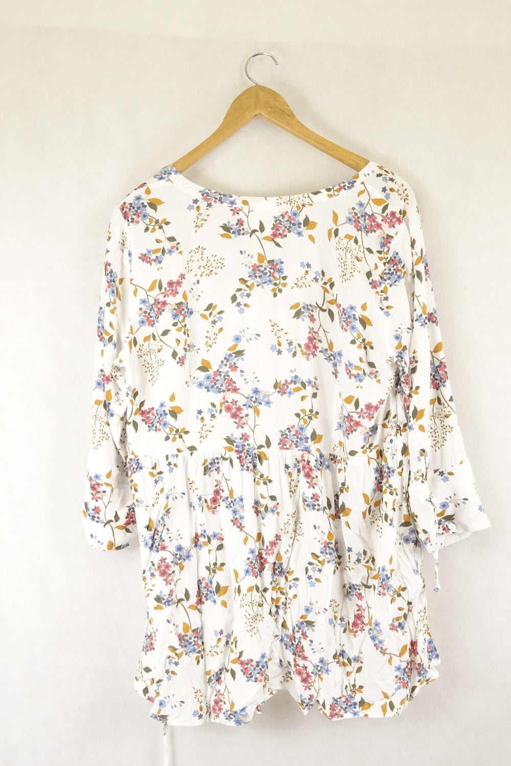 Motherhood Floral And White Top L