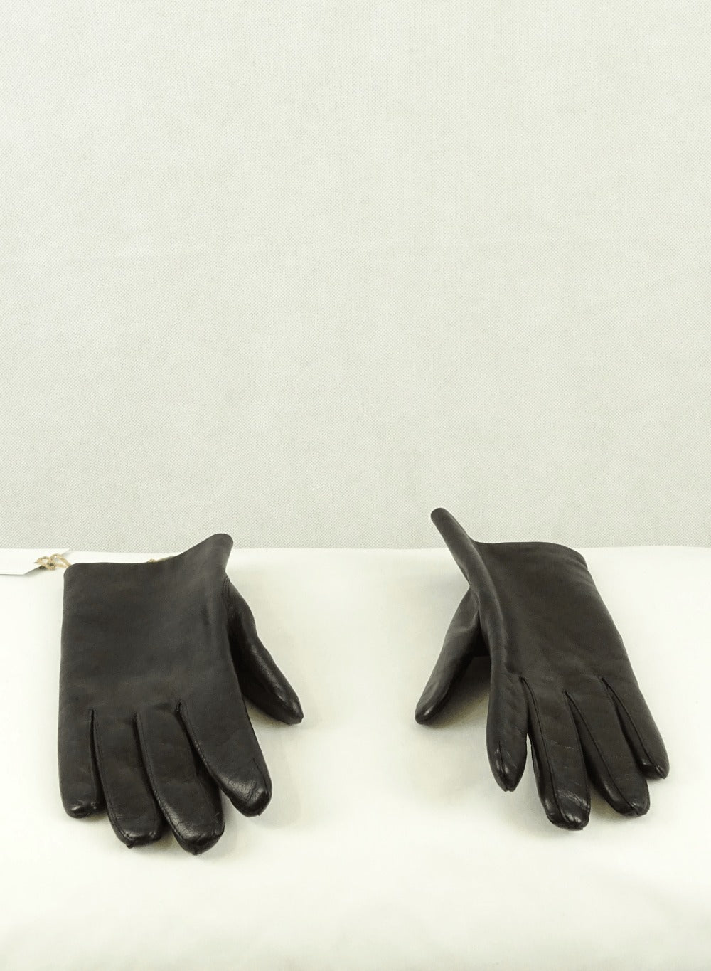 Sermoneta Black Gloves