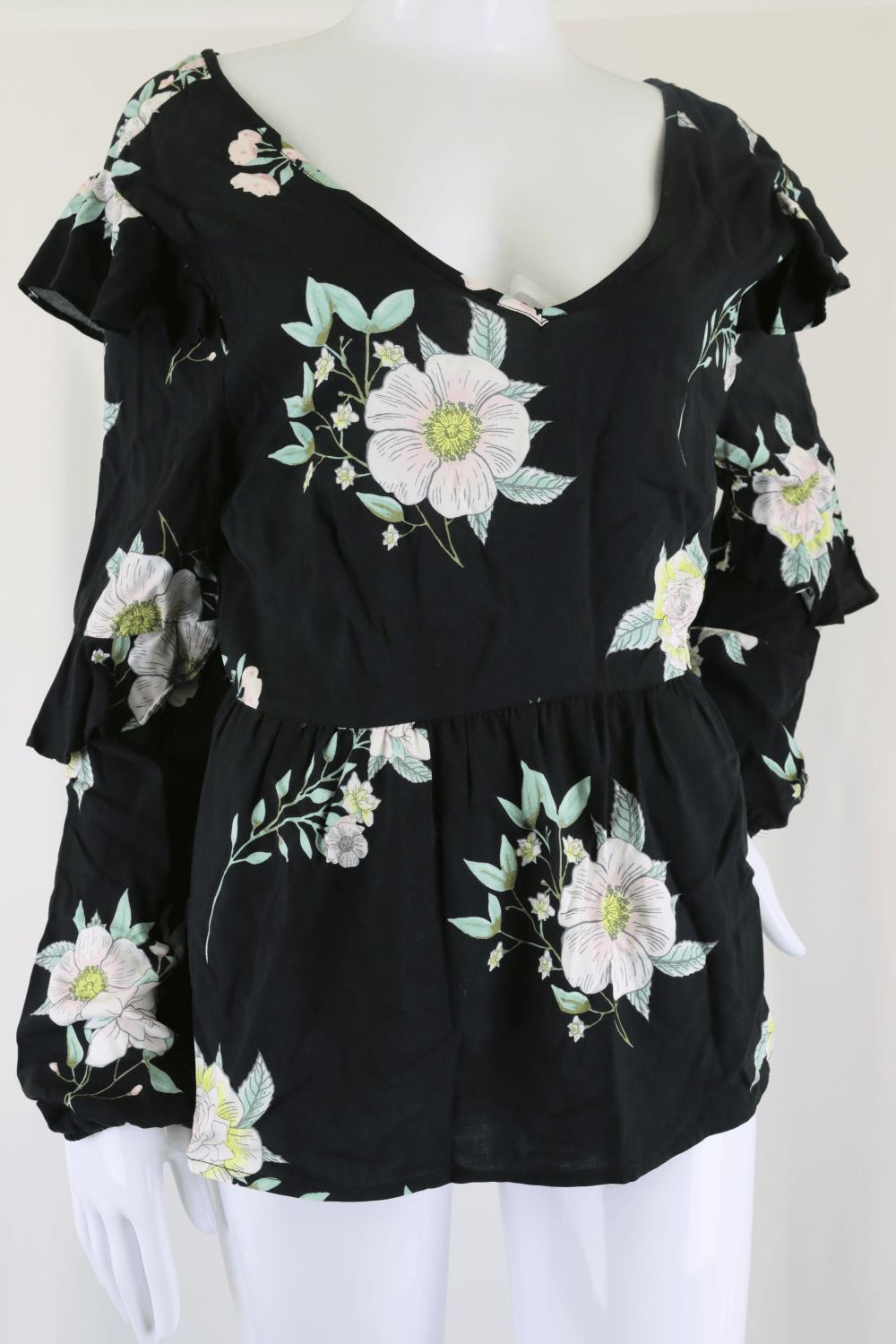 Sass Floral And Black Top 12