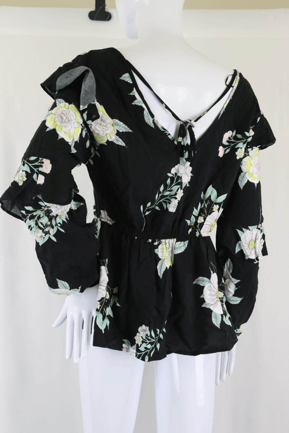 Sass Floral And Black Top 12