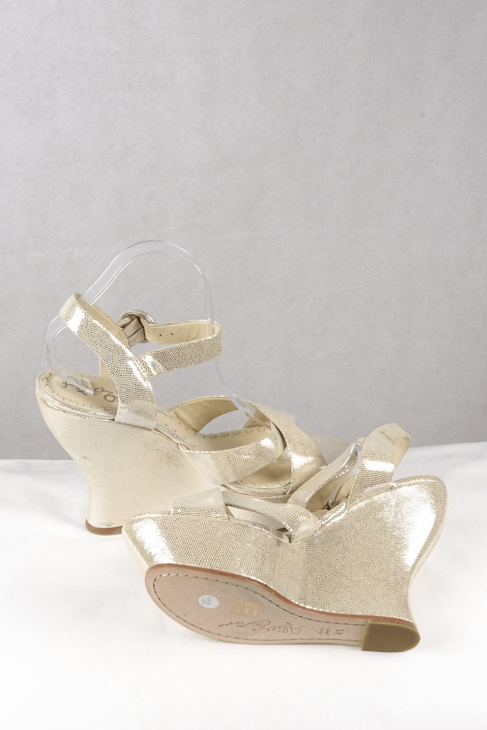 Alice + Olivia Gold Wedges 41