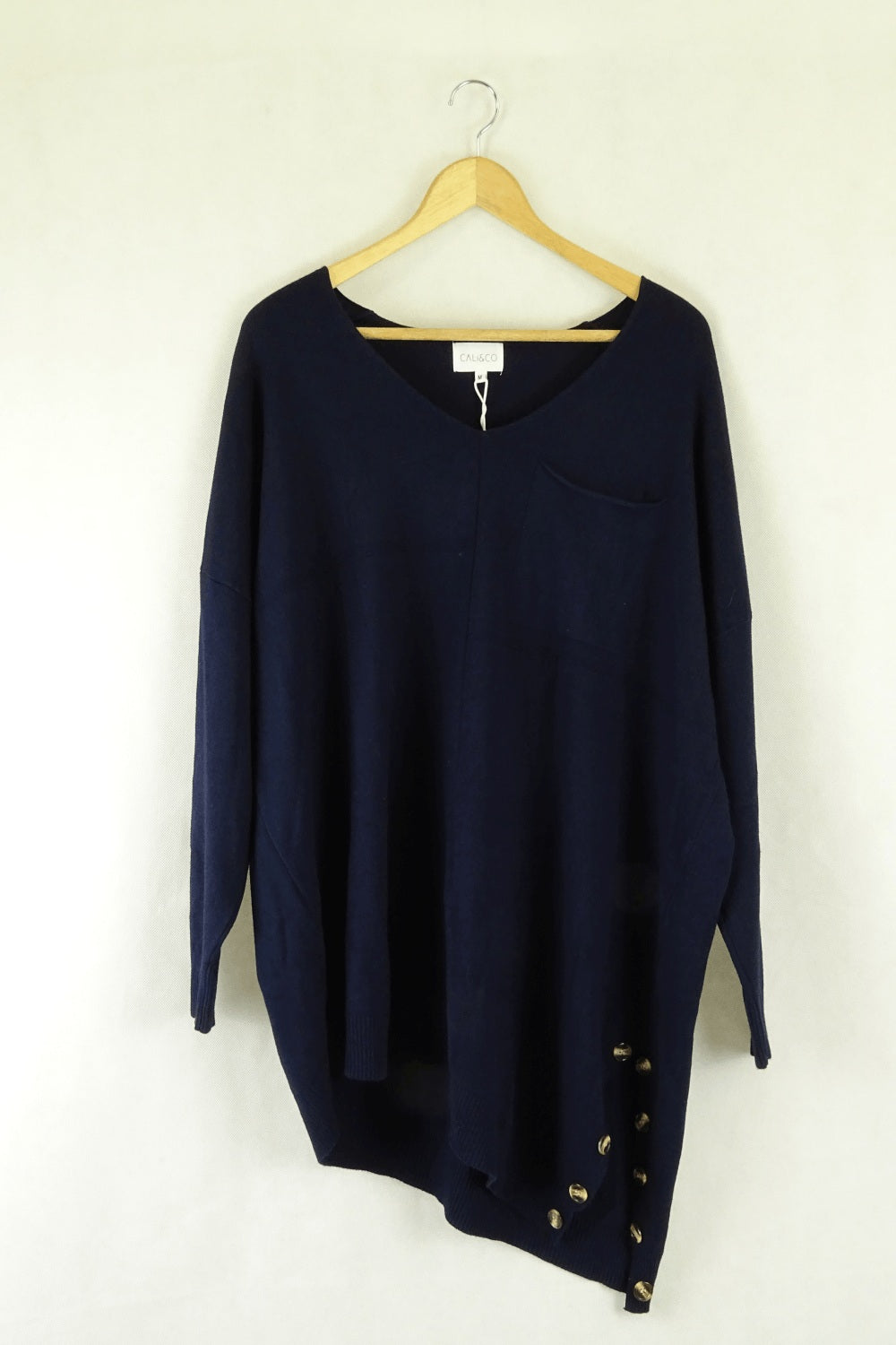 Cali &amp; Co Navy Top  M