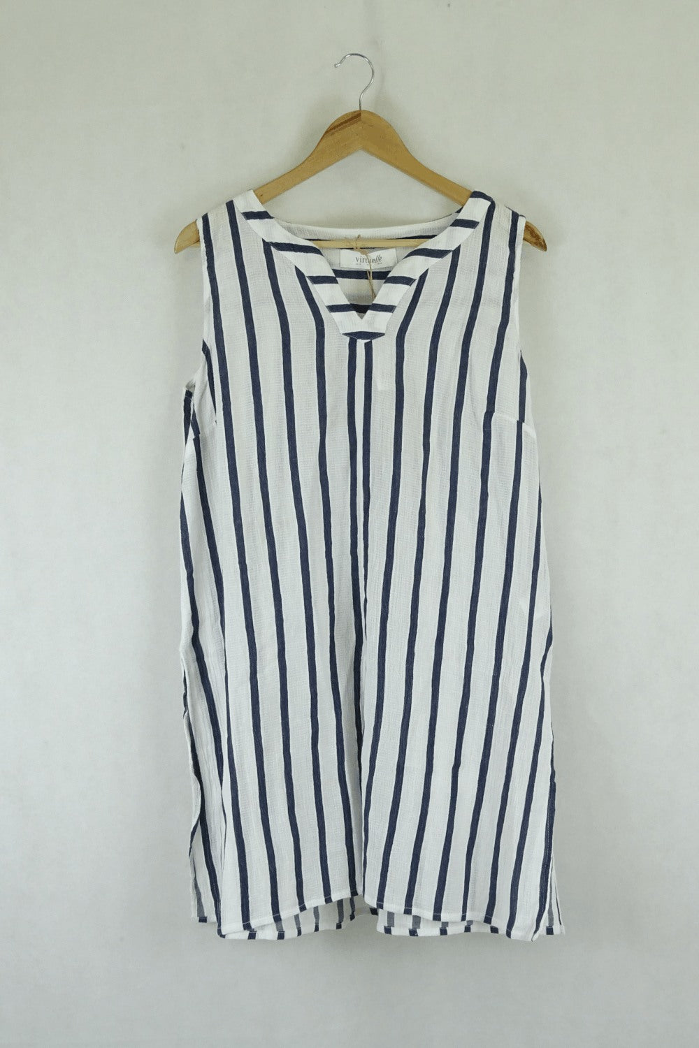 Virtuelle Blue And White Dress 12