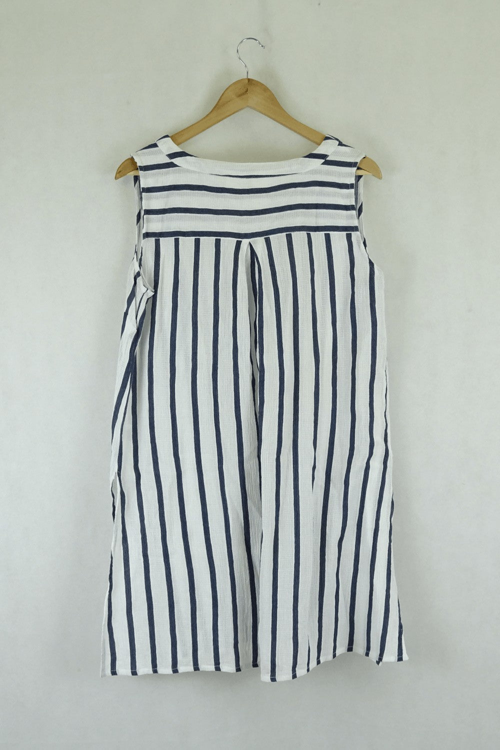 Virtuelle Blue And White Dress 12