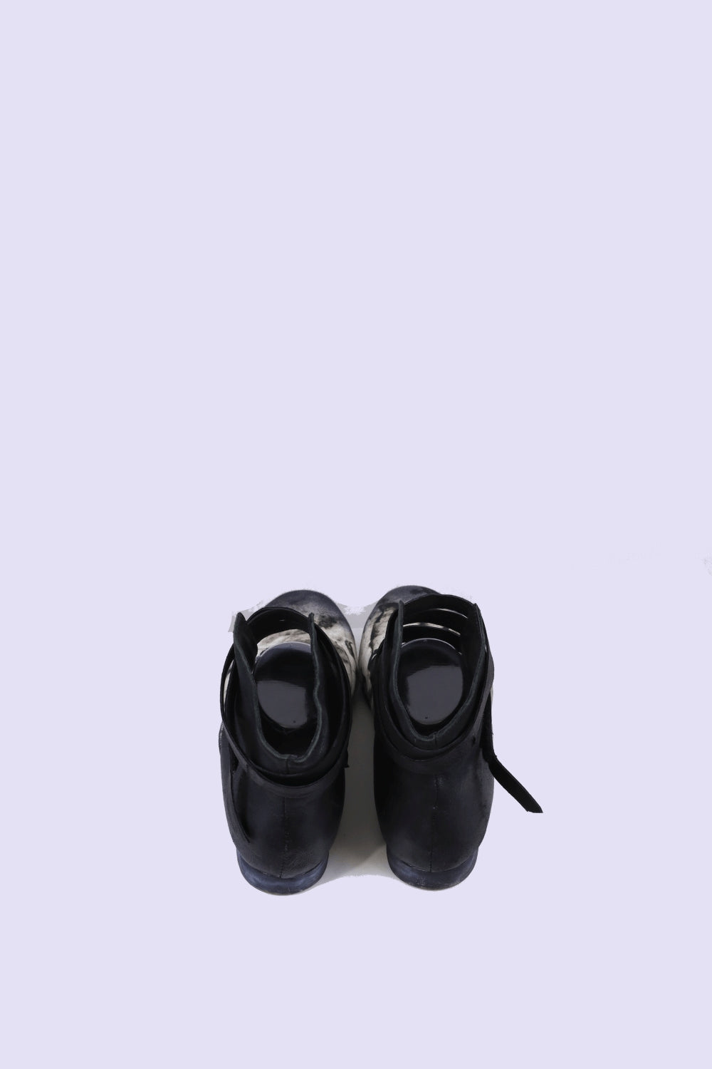 Papucel Black And White Closed Toe Shoes 8
