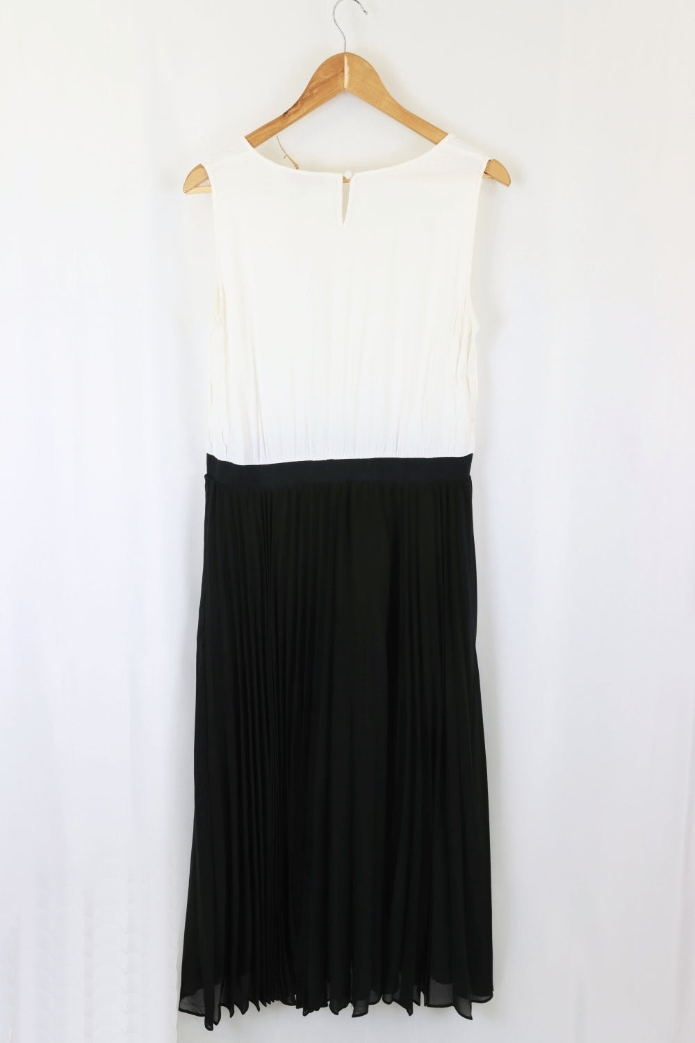 Diana Ferrari  Black And White Dress 12