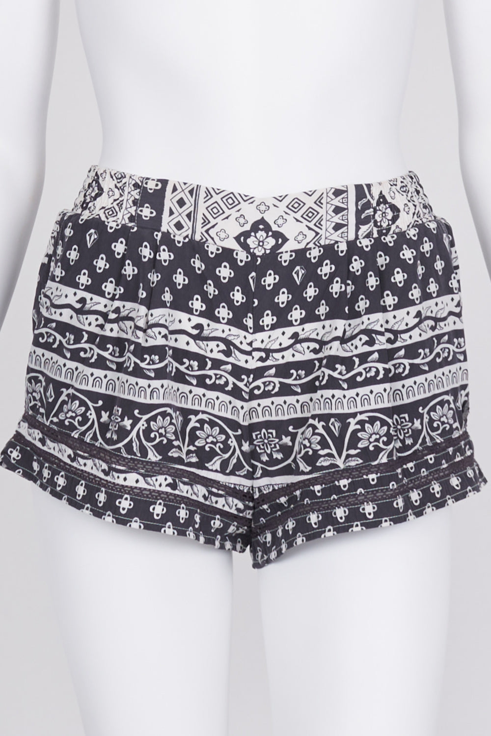 Volcom Grey And White Patterned Shorts 8
