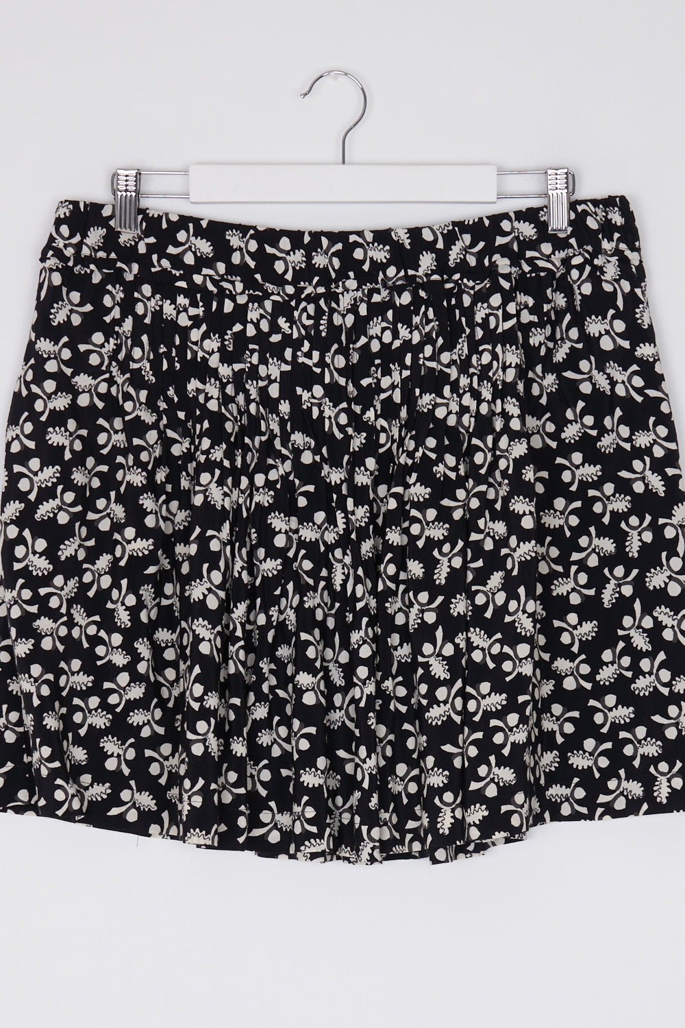 Country Road Black and White Patterned Skirt 16